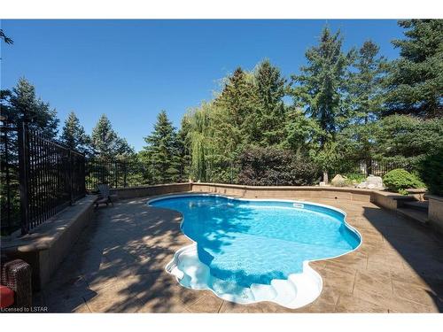 1619 Westdel Bourne Road, London, ON - Outdoor With In Ground Pool With Backyard