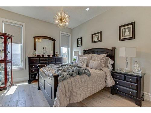 393 Warner Terrace, London, ON - Indoor Photo Showing Bedroom