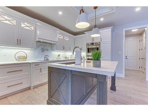 393 Warner Terrace, London, ON - Indoor Photo Showing Kitchen With Upgraded Kitchen