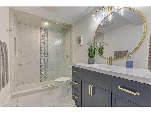 393 Warner Terrace, London, ON - Indoor Photo Showing Bathroom