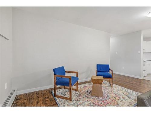 704-563 Mornington Avenue, London, ON - Indoor Photo Showing Other Room