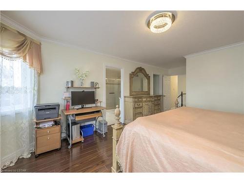 1389 Pleasantview Drive, London, ON - Indoor Photo Showing Bedroom