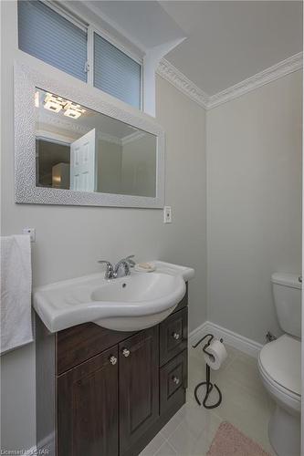 1389 Pleasantview Drive, London, ON - Indoor Photo Showing Bathroom