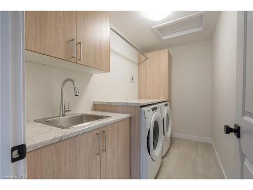 2657 Heardcreek Trail Trail, London, ON - Indoor Photo Showing Laundry Room