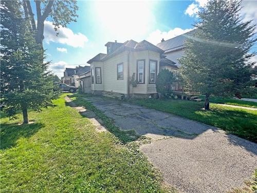 18 Fourth Avenue, St. Thomas, ON - Outdoor