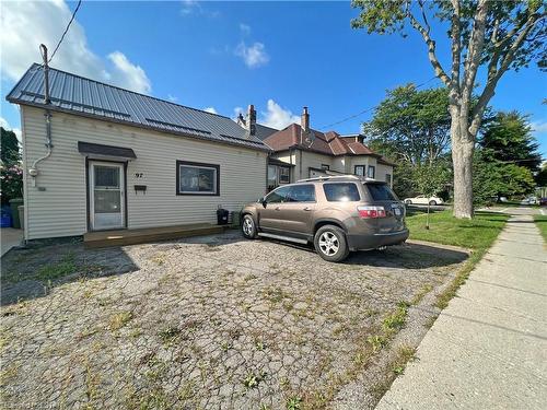 18 Fourth Avenue, St. Thomas, ON - Outdoor