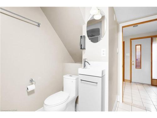 904 Willow Drive, London, ON - Indoor Photo Showing Bathroom