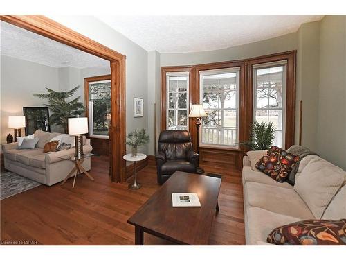 11428 Sunset Road, St. Thomas, ON - Indoor Photo Showing Living Room