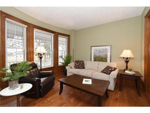 11428 Sunset Road, St. Thomas, ON - Indoor Photo Showing Living Room