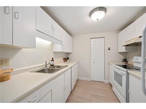 505-155 Kent Street, London, ON - Indoor Photo Showing Kitchen With Double Sink
