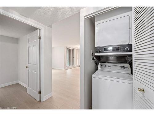 505-155 Kent Street, London, ON - Indoor Photo Showing Laundry Room