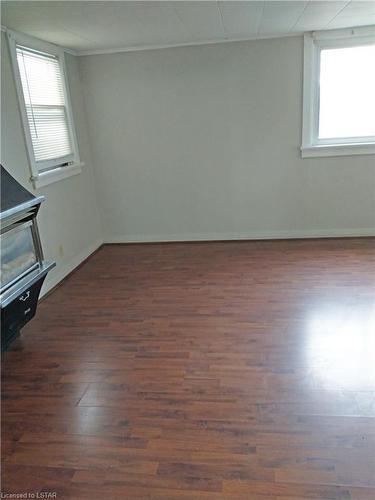 18 Fourth Avenue, St. Thomas, ON - Indoor Photo Showing Other Room