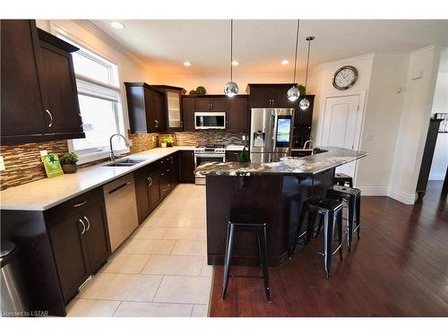 2017 Tyson Walk, London, ON - Indoor Photo Showing Kitchen With Double Sink With Upgraded Kitchen