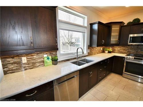 2017 Tyson Walk, London, ON - Indoor Photo Showing Kitchen With Double Sink With Upgraded Kitchen