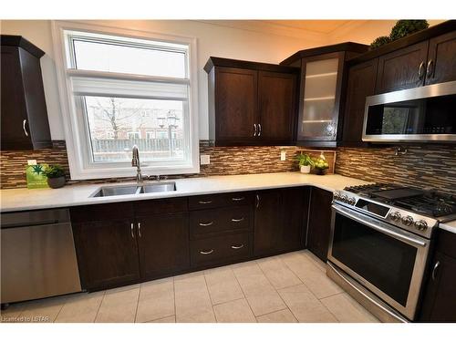 2017 Tyson Walk, London, ON - Indoor Photo Showing Kitchen With Double Sink