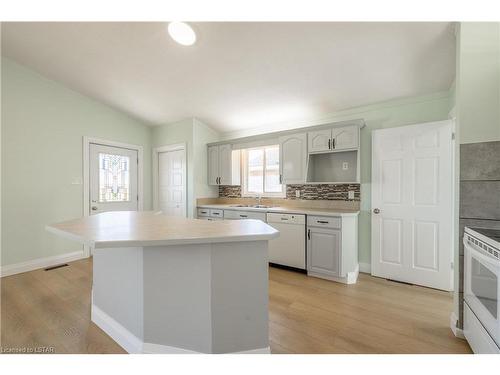 12 Neal Avenue, St. Thomas, ON - Indoor Photo Showing Kitchen