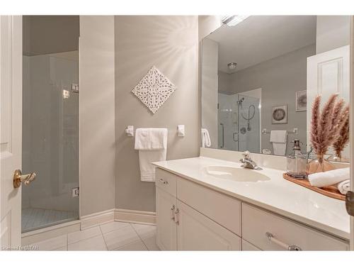 44-40 Quinella Drive, London, ON - Indoor Photo Showing Bathroom