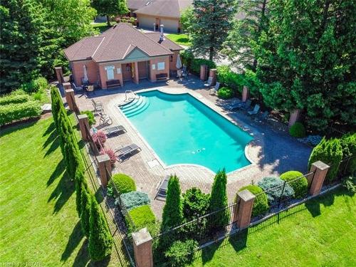 44-40 Quinella Drive, London, ON - Outdoor With In Ground Pool