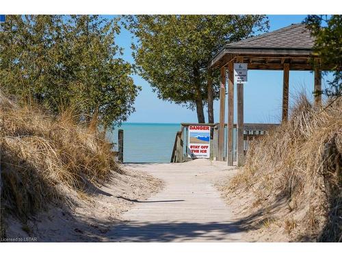 10281 Sherwood Crescent, Grand Bend, ON - Outdoor With View