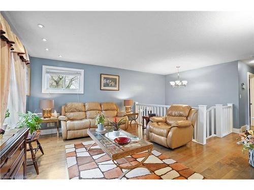 25328 Silver Clay Line, West Elgin, ON - Indoor Photo Showing Living Room