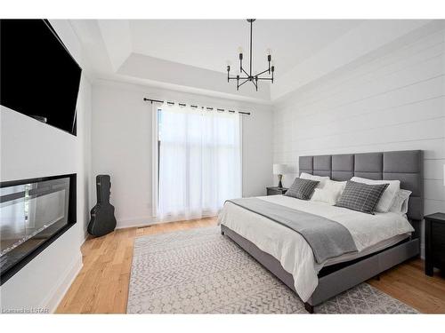 22834 Highbury Avenue N, Ilderton, ON - Indoor Photo Showing Bedroom