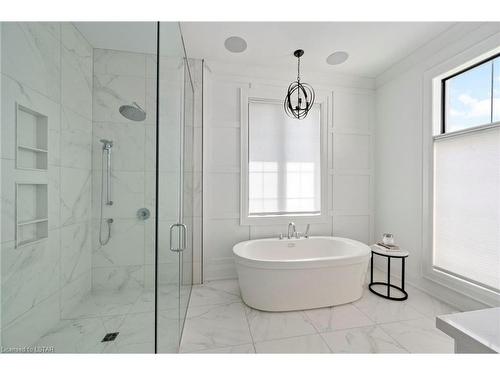 22834 Highbury Avenue N, Ilderton, ON - Indoor Photo Showing Bathroom