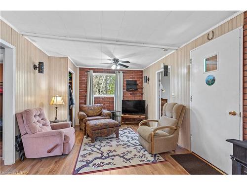 7936 Katharine Crescent, Port Franks, ON - Indoor Photo Showing Living Room