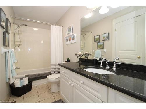 6 Harbour Park Court, Grand Bend, ON - Indoor Photo Showing Bathroom