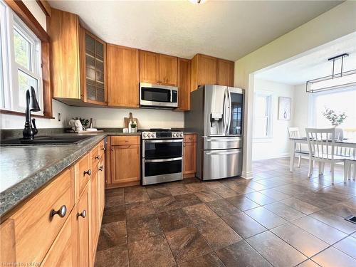 4025 Union Road, Southwold, ON - Indoor Photo Showing Kitchen