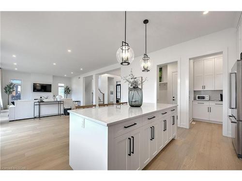 4055 Winterberry Drive, London, ON - Indoor Photo Showing Kitchen