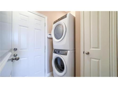 5 Oakwood Links Lane, Grand Bend, ON - Indoor Photo Showing Laundry Room