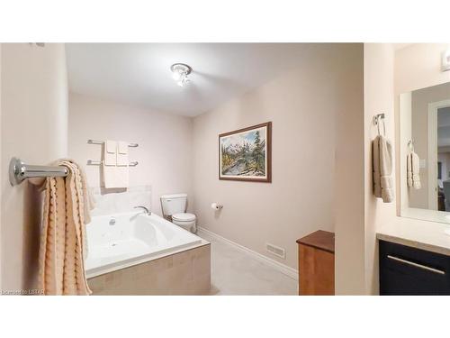 5 Oakwood Links Lane, Grand Bend, ON - Indoor Photo Showing Bathroom