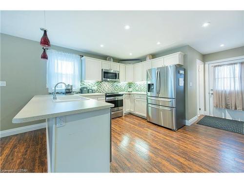 69 Emery Street W, London, ON - Indoor Photo Showing Kitchen With Upgraded Kitchen