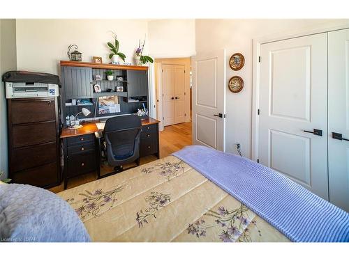 47 Ashby Crescent, Strathroy, ON - Indoor Photo Showing Bedroom