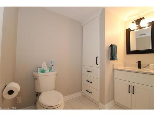 608-9 Pine Street, Grand Bend, ON - Indoor Photo Showing Bathroom