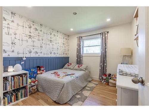 167 Mcleod Street, Parkhill, ON - Indoor Photo Showing Bedroom