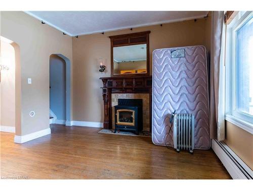 372 Mornington Avenue, London, ON - Indoor With Fireplace