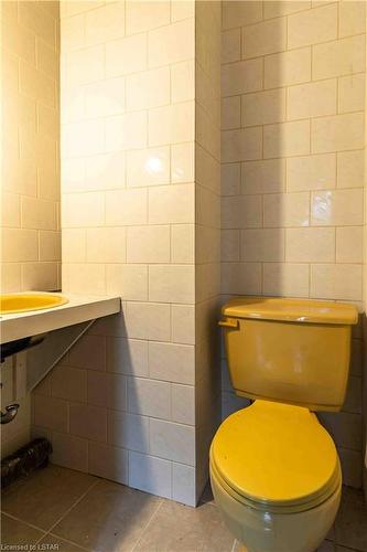 372 Mornington Avenue, London, ON - Indoor Photo Showing Bathroom