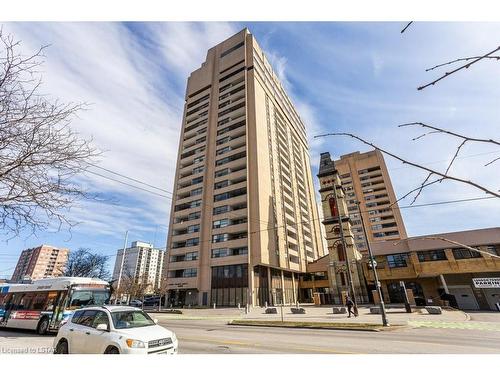 906-389 Dundas Street, London, ON - Outdoor With Facade