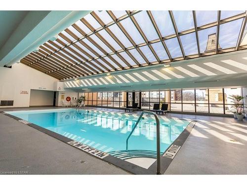 906-389 Dundas Street, London, ON - Indoor Photo Showing Other Room With In Ground Pool