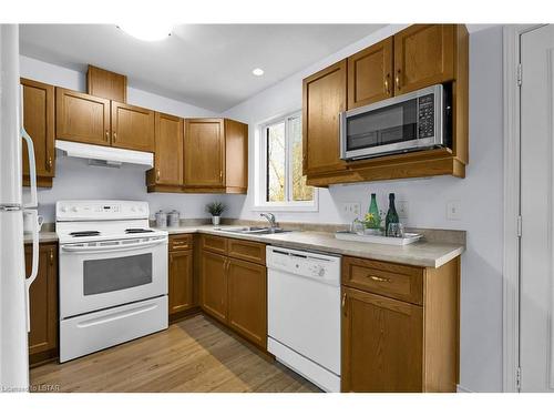 23-780 Fanshawe Park Road E, London, ON - Indoor Photo Showing Kitchen With Double Sink