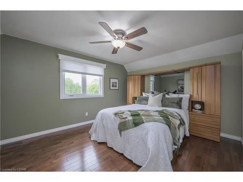 2578 Jenedere Court, London, ON - Indoor Photo Showing Bedroom