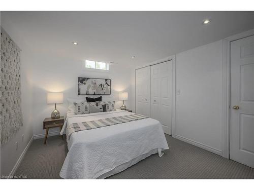 2578 Jenedere Court, London, ON - Indoor Photo Showing Bedroom
