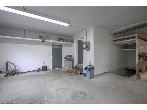 2578 Jenedere Court, London, ON - Indoor Photo Showing Garage