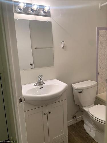 303-41 Parkside Drive, St. Thomas, ON - Indoor Photo Showing Bathroom