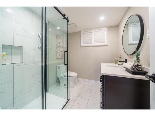 37 Timber Drive, London, ON - Indoor Photo Showing Bathroom