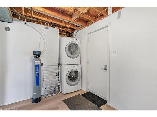 10 Constable Street, London, ON - Indoor Photo Showing Laundry Room