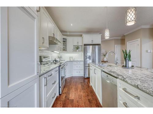 683 Tennent Avenue, London, ON - Indoor Photo Showing Kitchen With Stainless Steel Kitchen With Upgraded Kitchen