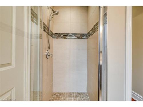 683 Tennent Avenue, London, ON - Indoor Photo Showing Bathroom