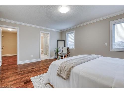 683 Tennent Avenue, London, ON - Indoor Photo Showing Bedroom